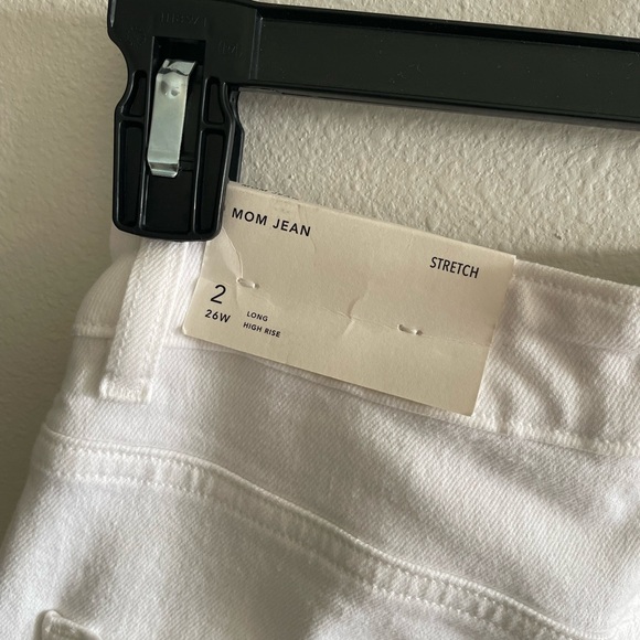 American Eagle Mom White Jeans - Picture 4 of 4